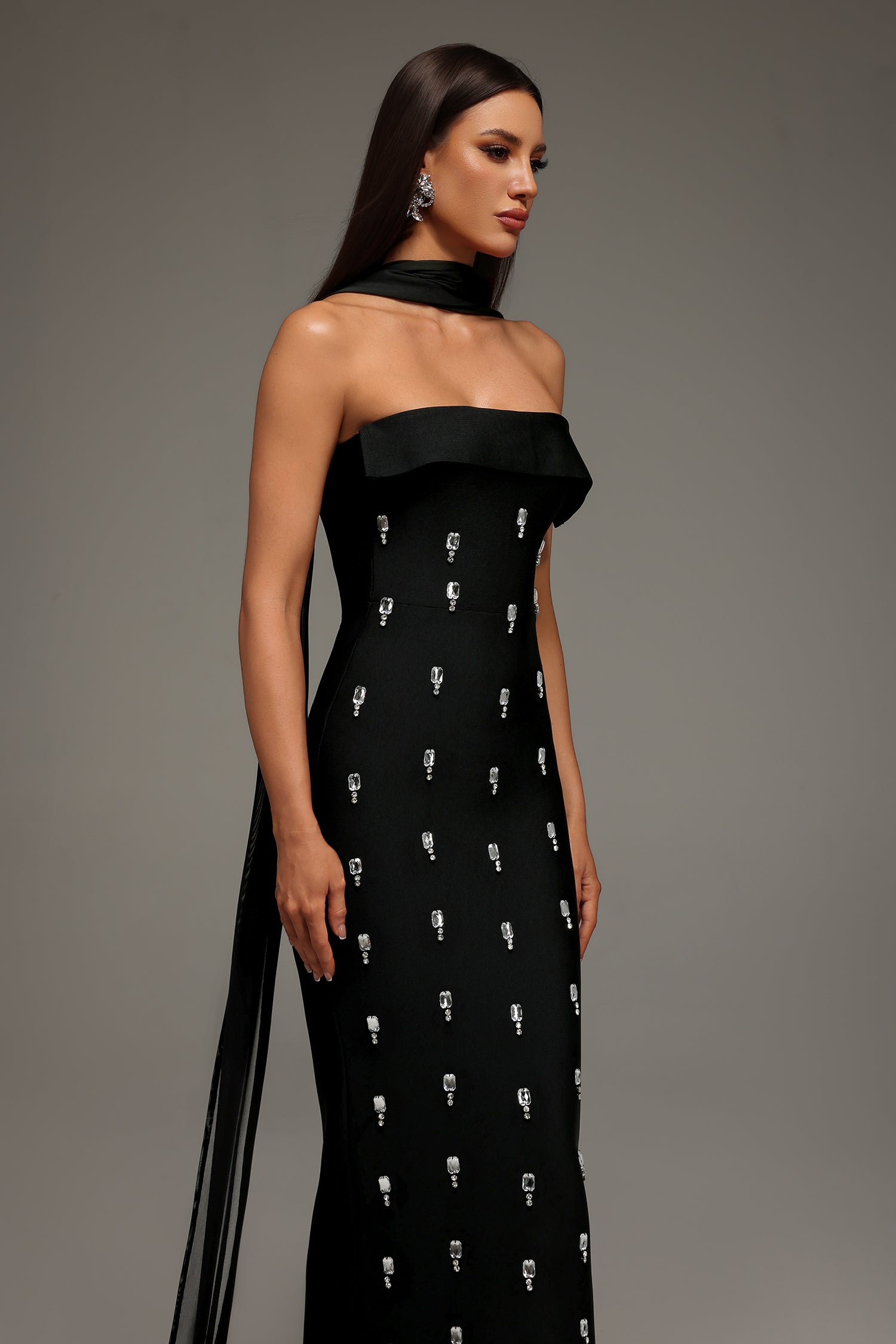 Nadja Sleeveless Diamond Bunting Bandage Maxi Dress