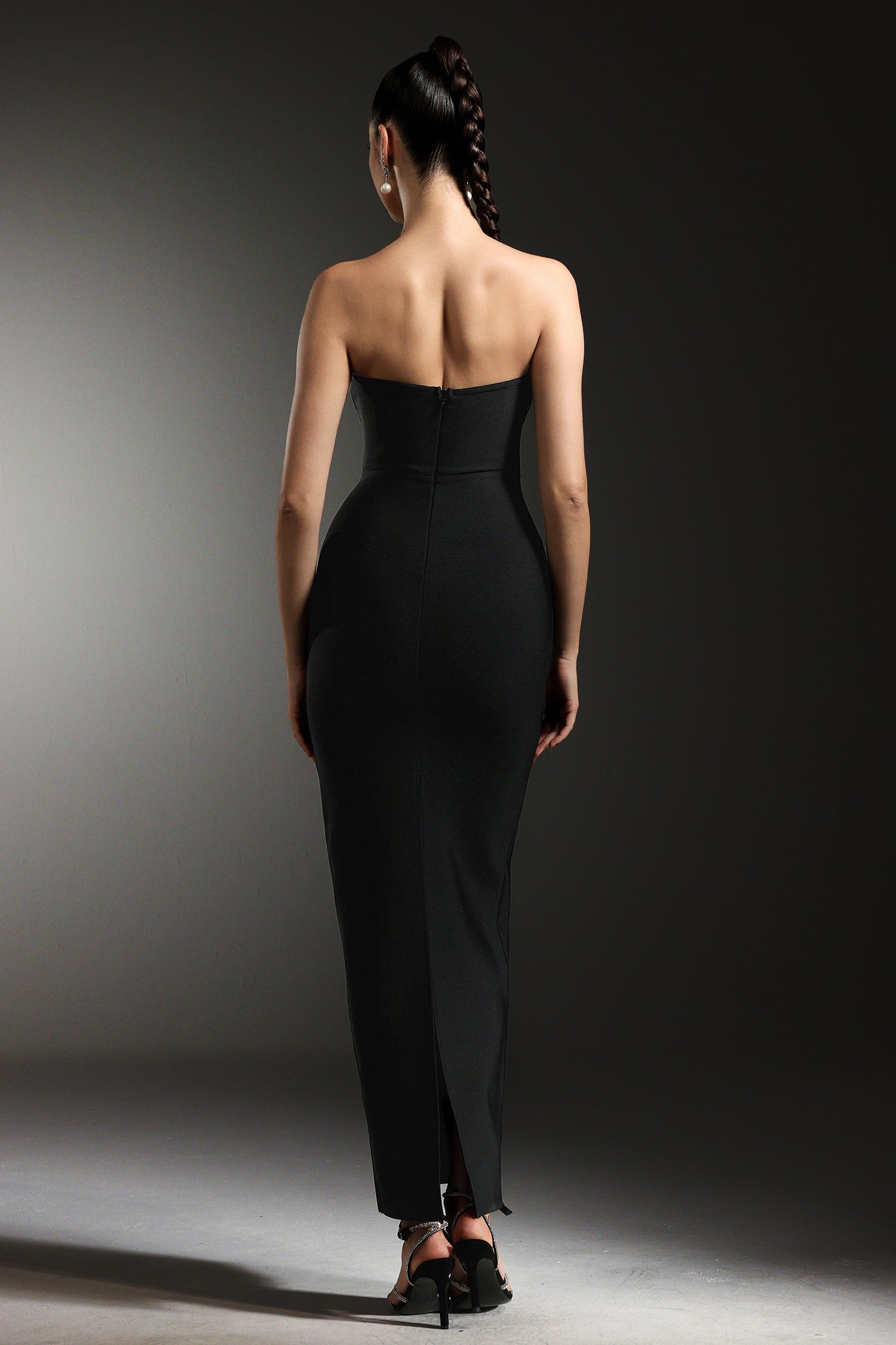 Sharnee Sleeveless Diamond V-Neck Bandage Maxi Dress