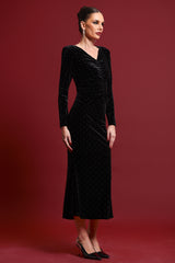 Eigra Classic Contour V Neck Long Sleeve Ruched Velvet Maxi Dress