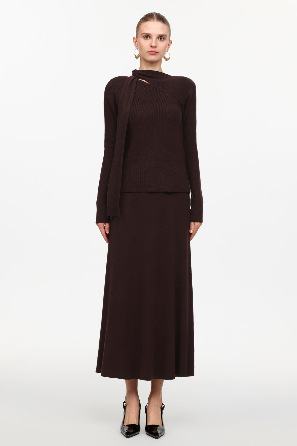Lelia Elegant Contour Long Sleeve Knot Knit Top And Skirt Two-Piece Set