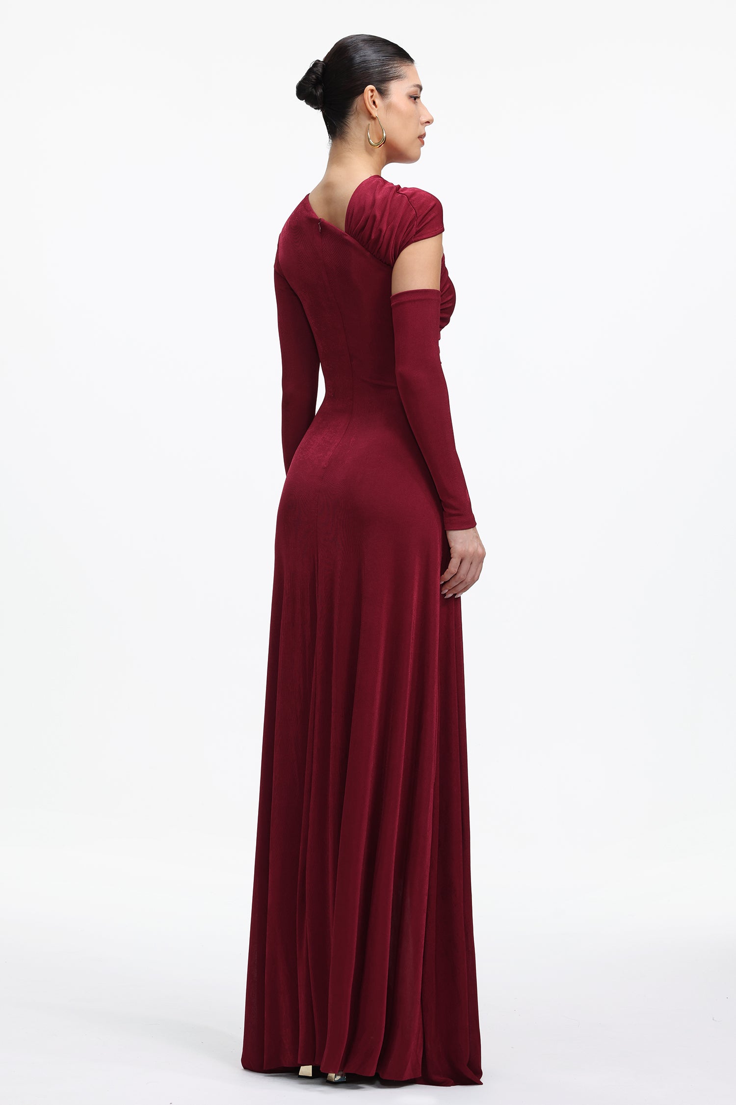 Yetta Elegant Contour Long Sleeve Cut Out Ruched Knit Maxi Dress