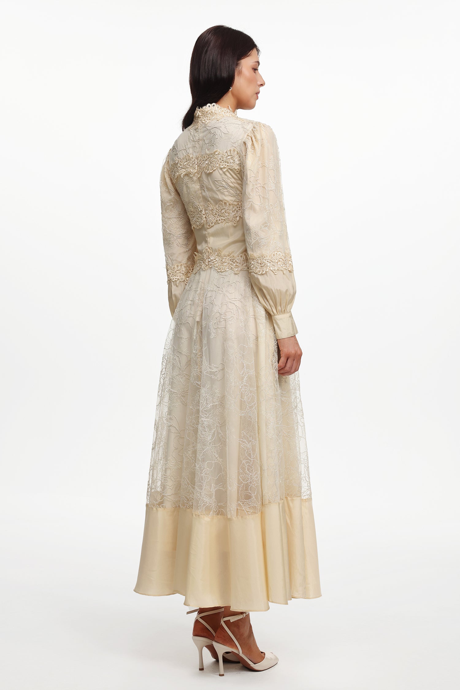 Toto Resort Flowy Long Sleeve Lace Floral Woven Maxi Dress