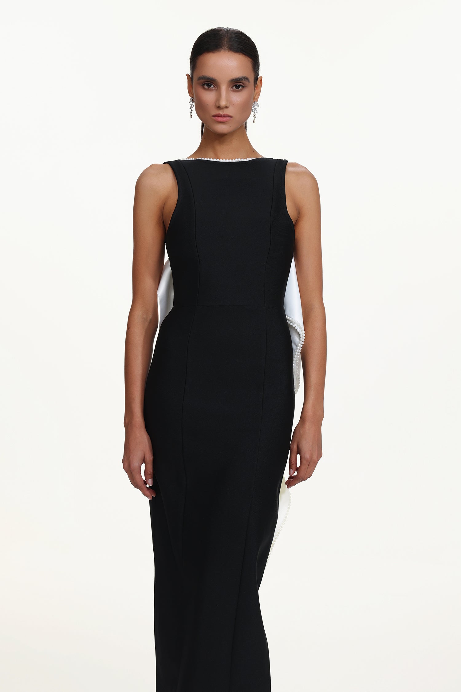 Sakude Elegant Contour Sleeveless Open Back Pearl Bow Maxi Dress