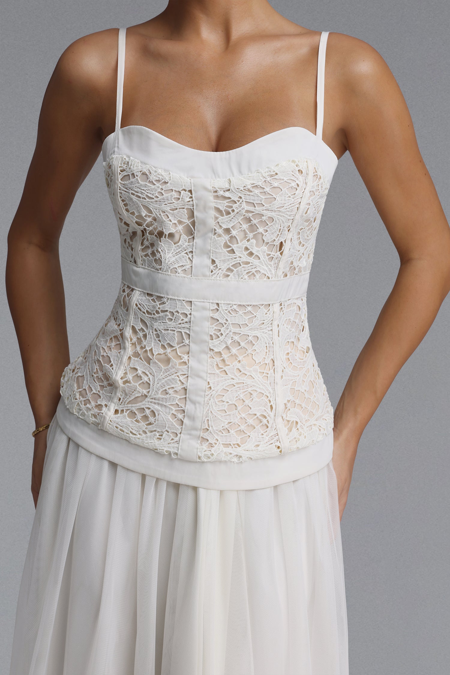 Yuyo Elegant Cinched Spaghetti Strap Floral Lace Trimmed Tulle Top and Skirt Two Piece Set